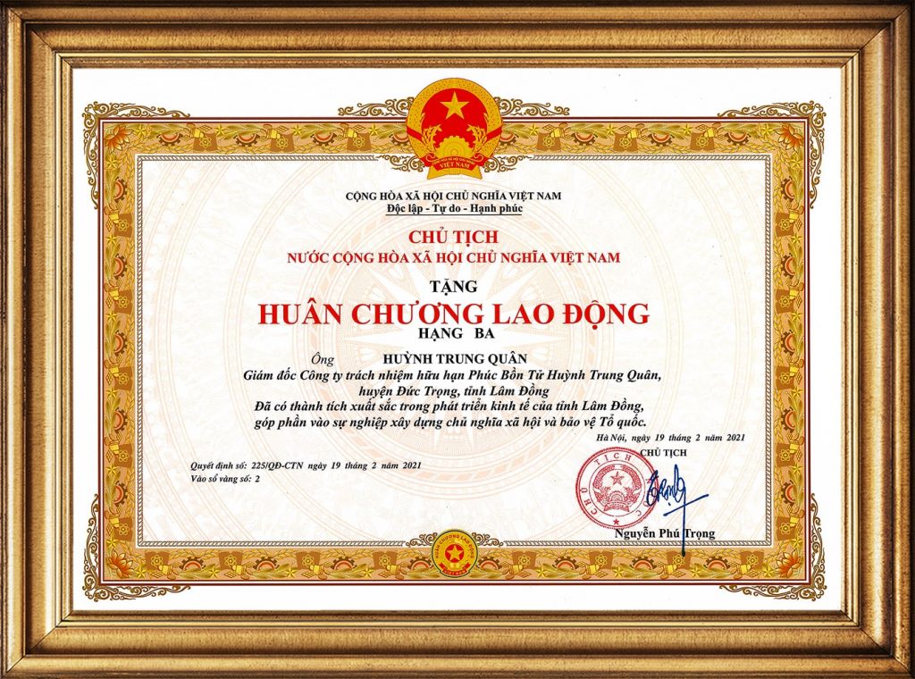 Quyết định tặng thưởng Huân chương Lao động hạng Ba cho ông Huỳnh Trung Quân – Giám đốc Công ty TNHH Phúc Bồn Tử Huỳnh Trung Quân